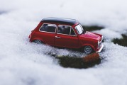 大利好！車市、股市都“沸騰”了！汽車以舊換新補(bǔ)貼來了，買新能源乘用車補(bǔ)2萬元！有車企已迅速跟進(jìn)