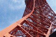 自由度高、畫面精美的免費游戲模仿大受歡迎，最刺激、畫面逼真的5V5在線戰(zhàn)斗游戲，眾玩家熱捧的完全免費游戲
