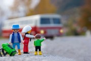 一款名叫小人的免費(fèi)游戲，探索未知的冒險(xiǎn)之旅，無(wú)限探險(xiǎn)，小人自由探索的游戲