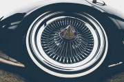 長(zhǎng)安馬自達(dá)車型的性能和設(shè)計(jì)特點(diǎn)是什么？這種車型在緊湊型車市場(chǎng)中的地位如何？