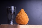 夢到吃爆米花，寓意與解讀，夢到吃爆米花的寓意與解讀