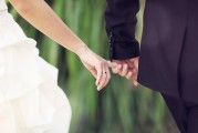 夢(mèng)到自己結(jié)婚，究竟預(yù)示著什么？，夢(mèng)到自己結(jié)婚，預(yù)示與象征意義解析