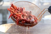 鍋圈歡歡食品：新工廠投產(chǎn)年產(chǎn)值10億元，小龍蝦年產(chǎn)量2萬(wàn)噸