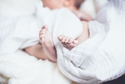 夢(mèng)中小孩的笑顏，夢(mèng)中小孩的笑顏，純真與美好的象征