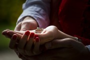 揭秘定制婚戒網(wǎng)站排名，如何挑選心儀的珠寶伴侶，定制婚戒網(wǎng)站大揭秘，挑選珠寶伴侶指南
