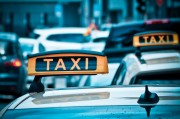 一款讓你在開車時也能快樂的游戲——駕駛模擬器，一鍵啟動刺激駕駛，駕車模擬器帶你暢游真實的道路環(huán)境