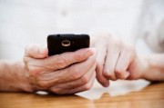 “霸總短劇”瘋狂收割銀發(fā)族，半月談：拿什么拯救嗑劇老人