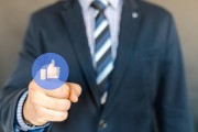 如何在Facebook上創(chuàng)建一個強(qiáng)大的個人品牌并成功推廣你的產(chǎn)品和服務(wù)？，五個步驟教你如何打造成功的個人品牌并在Facebook上推廣產(chǎn)品和服務(wù)
