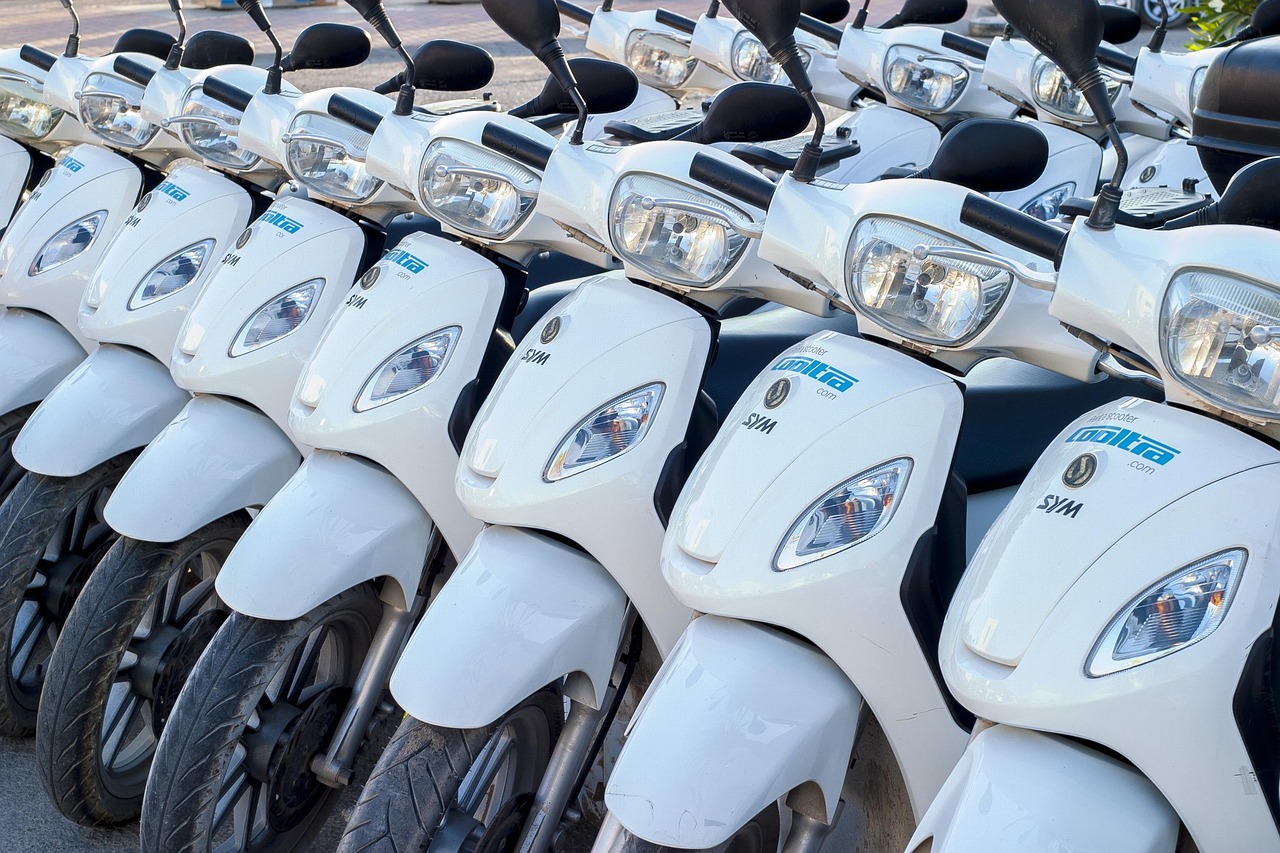 海倫哲：截至8月底今年機器人絕緣斗臂車新簽112臺訂單 金額達(dá)1.54億元